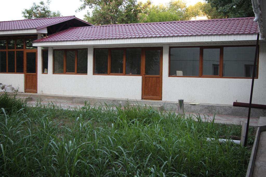 Hostel Fiveseasons Almaty Exterior foto